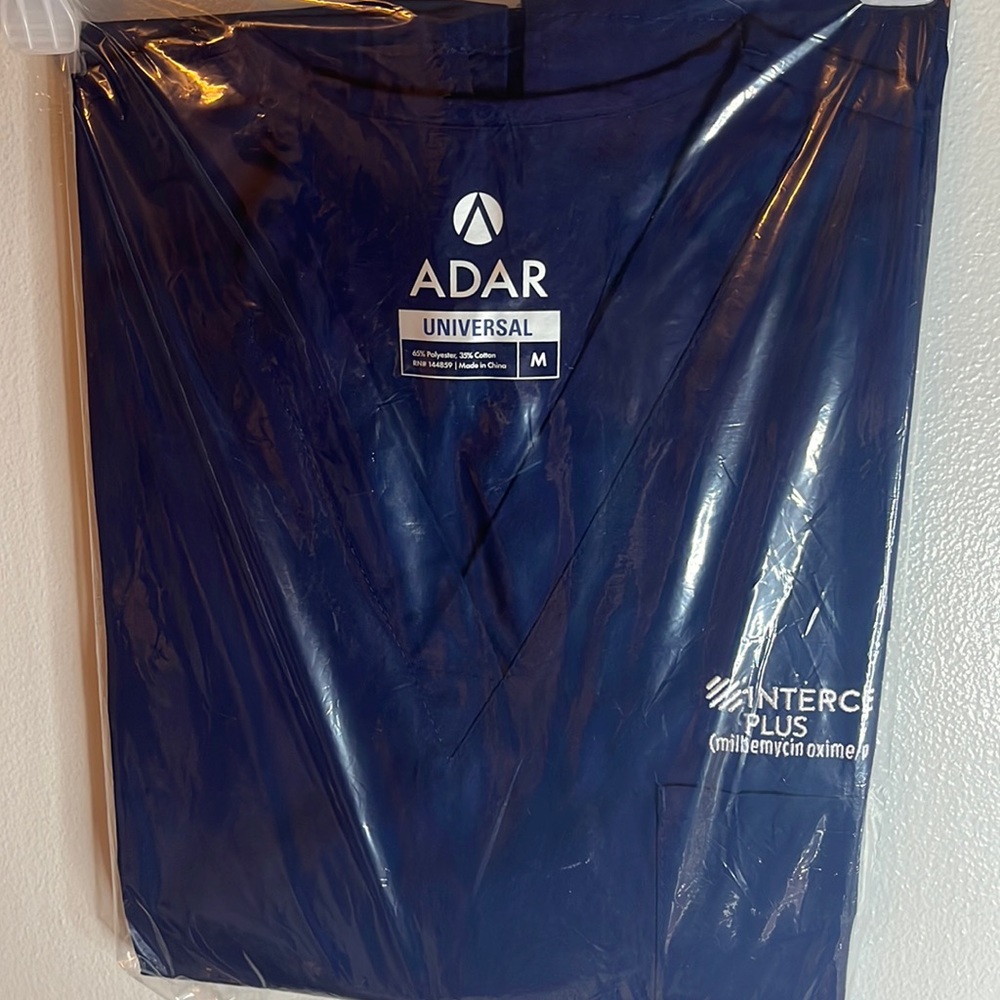 ADAR Universal Scrub Top